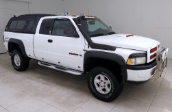 Dodge RAM 1500 Pickup Offroad 5.9 180kW Dodge RAM 1500 Pickup Offroad 5.9 180kW